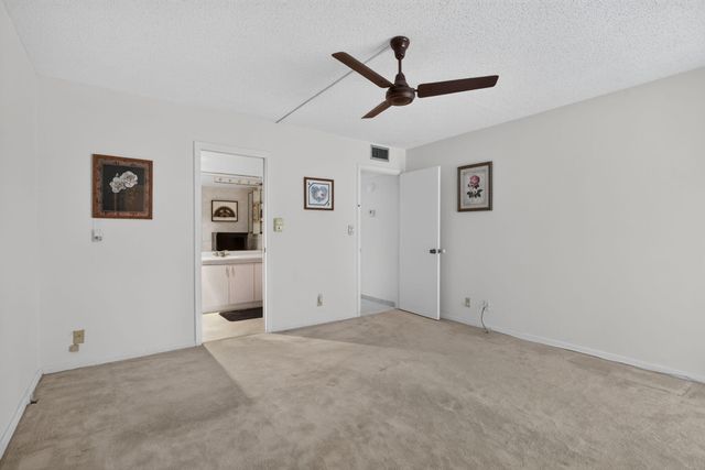 2201 Lucaya Bend M2, Coconut Creek, FL 33066