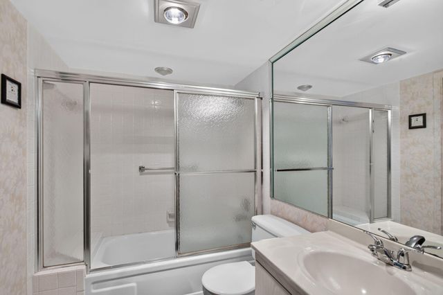 2201 Lucaya Bend M2, Coconut Creek, FL 33066