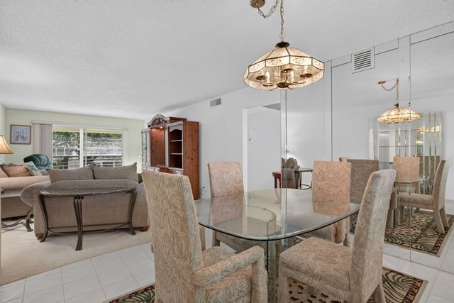 2201 Lucaya Bend M2, Coconut Creek, FL 33066