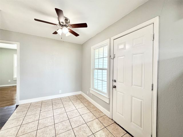 4813 Sandage Avenue, Fort Worth, TX 76115