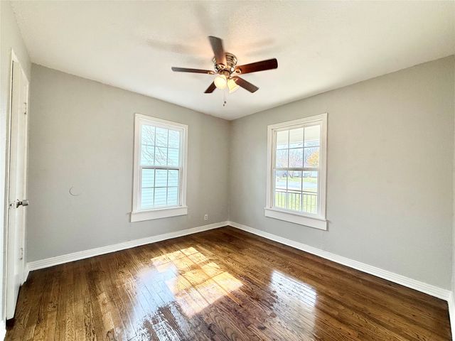 4813 Sandage Avenue, Fort Worth, TX 76115