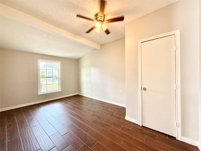 4813 Sandage Avenue, Fort Worth, TX 76115