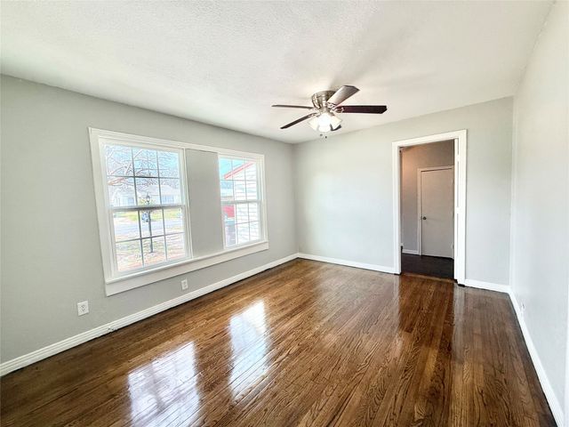 4813 Sandage Avenue, Fort Worth, TX 76115