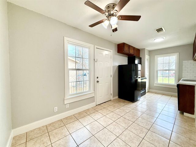 4813 Sandage Avenue, Fort Worth, TX 76115