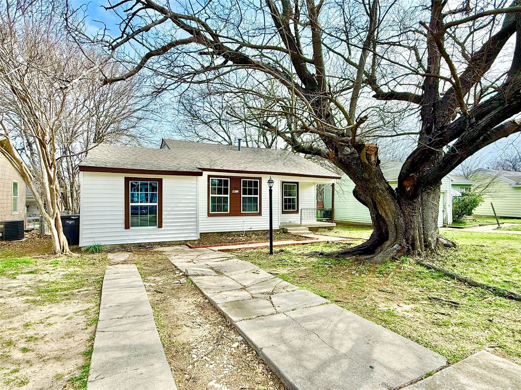 4813 Sandage Avenue, Fort Worth, TX 76115