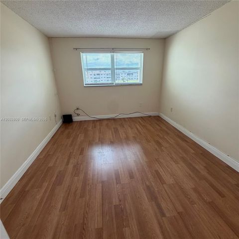 8200 Sunrise Lakes Blvd 308, Sunrise, FL 33322
