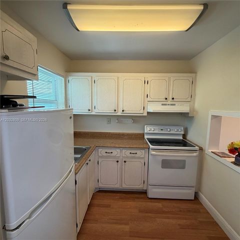8200 Sunrise Lakes Blvd 308, Sunrise, FL 33322