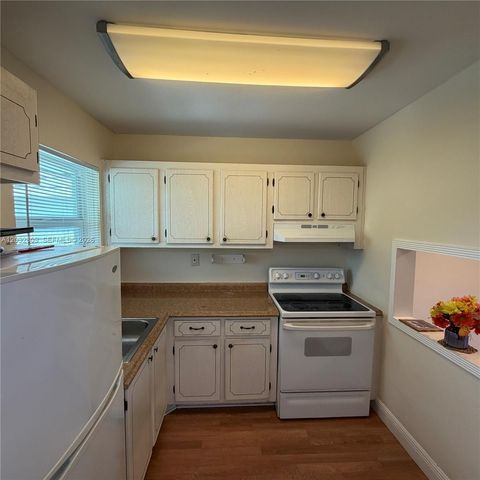 8200 Sunrise Lakes Blvd 308, Sunrise, FL 33322