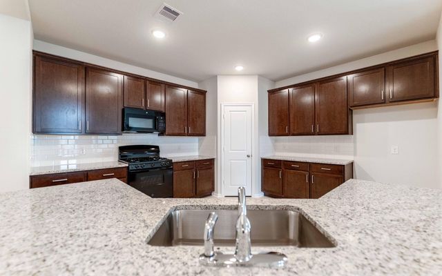 2710 Jasper Oaks Drive, Iowa Colony, TX 77583