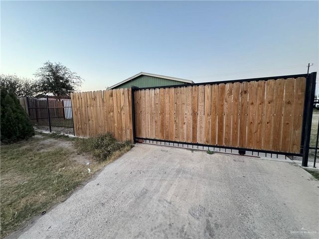3413 Mauricio Avenue, Edinburg, TX 78542