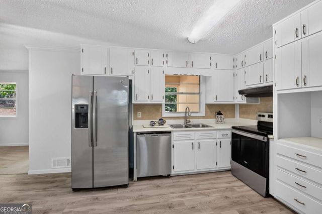 6245 Jones Road, Atlanta, GA 30349