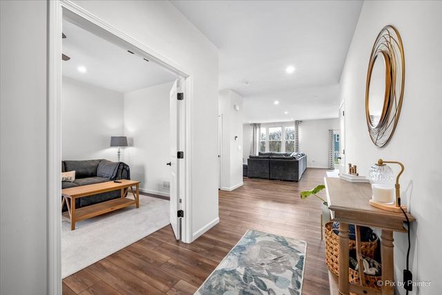 3691 Skyglade Drive, Elgin, IL 60124