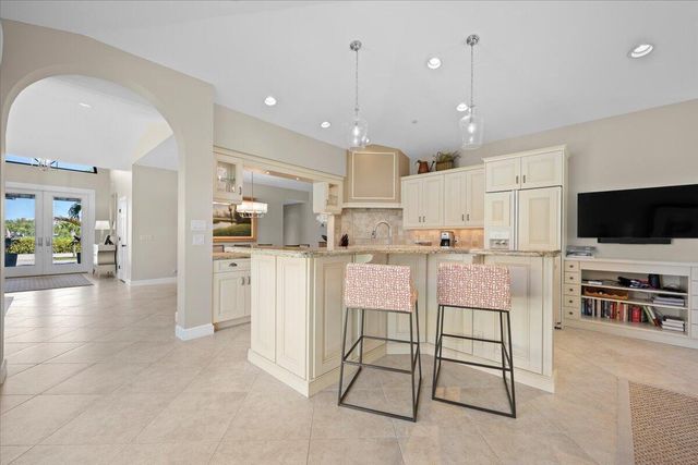 16842 Bay Street, Jupiter, FL 33477
