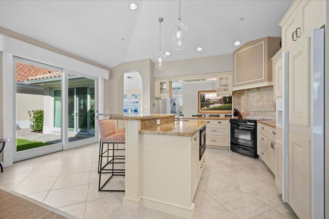 16842 Bay Street, Jupiter, FL 33477