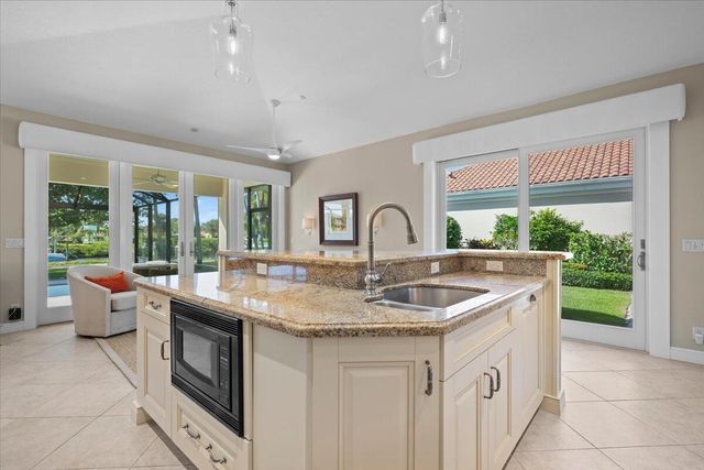 16842 Bay Street, Jupiter, FL 33477