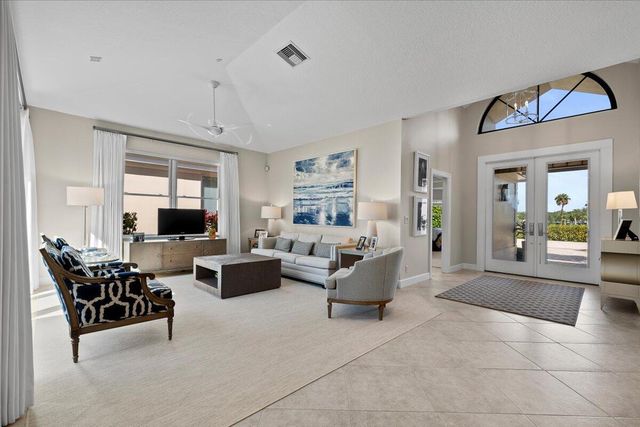 16842 Bay Street, Jupiter, FL 33477