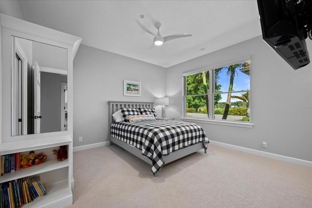 16842 Bay Street, Jupiter, FL 33477