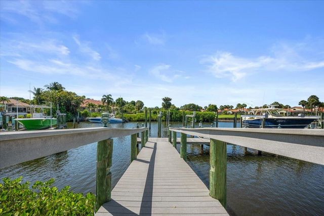16842 Bay Street, Jupiter, FL 33477