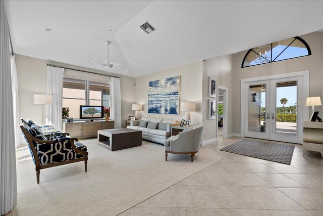 16842 Bay Street, Jupiter, FL 33477