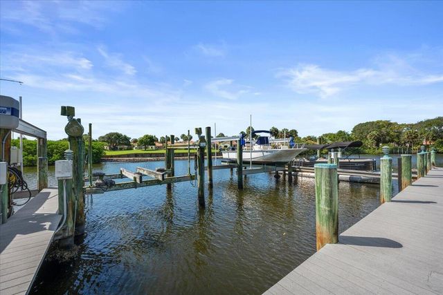 16842 Bay Street, Jupiter, FL 33477
