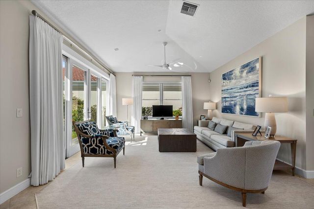 16842 Bay Street, Jupiter, FL 33477