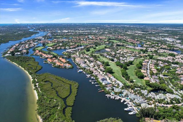 16842 Bay Street, Jupiter, FL 33477