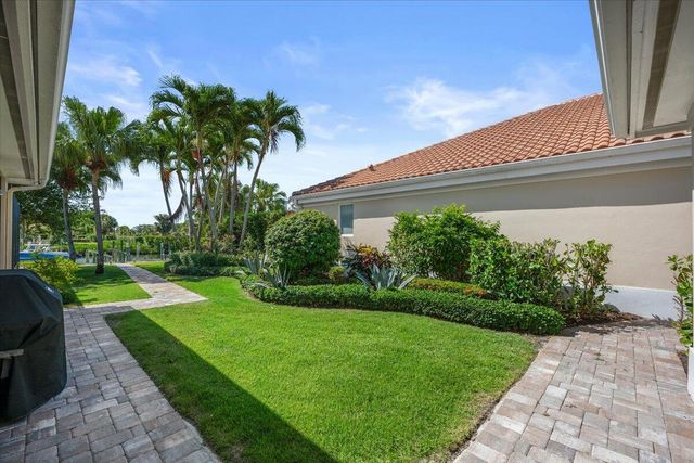 16842 Bay Street, Jupiter, FL 33477