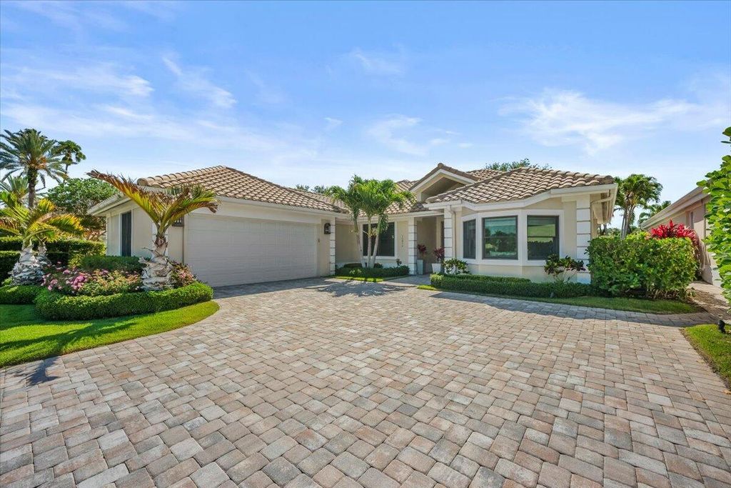 16842 Bay Street, Jupiter, FL 33477