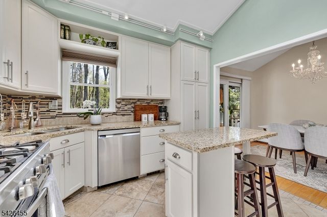 242 Amherst Ave, Woodbridge Twp., NJ 07067