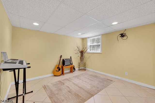 242 Amherst Ave, Woodbridge Twp., NJ 07067