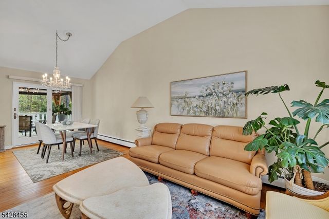 242 Amherst Ave, Woodbridge Twp., NJ 07067