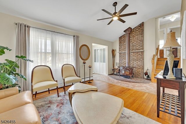 242 Amherst Ave, Woodbridge Twp., NJ 07067