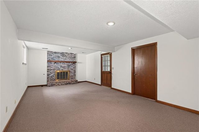 24345 W 71st Street, Shawnee, KS 66227