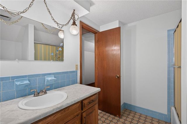 24345 W 71st Street, Shawnee, KS 66227