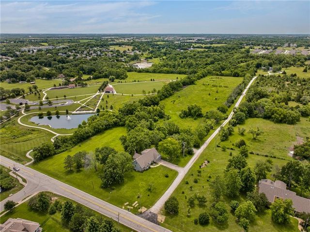 24345 W 71st Street, Shawnee, KS 66227
