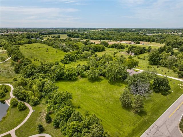 24345 W 71st Street, Shawnee, KS 66227