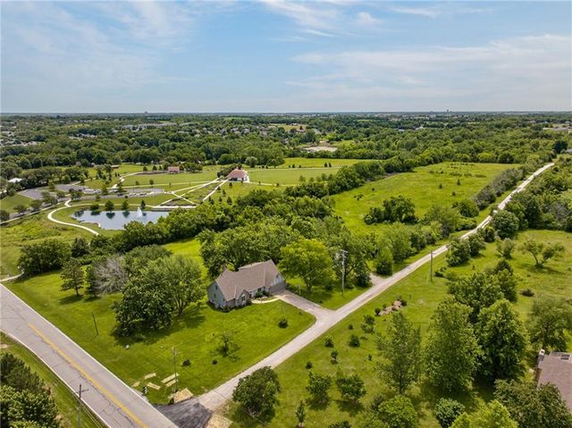 24345 W 71st Street, Shawnee, KS 66227