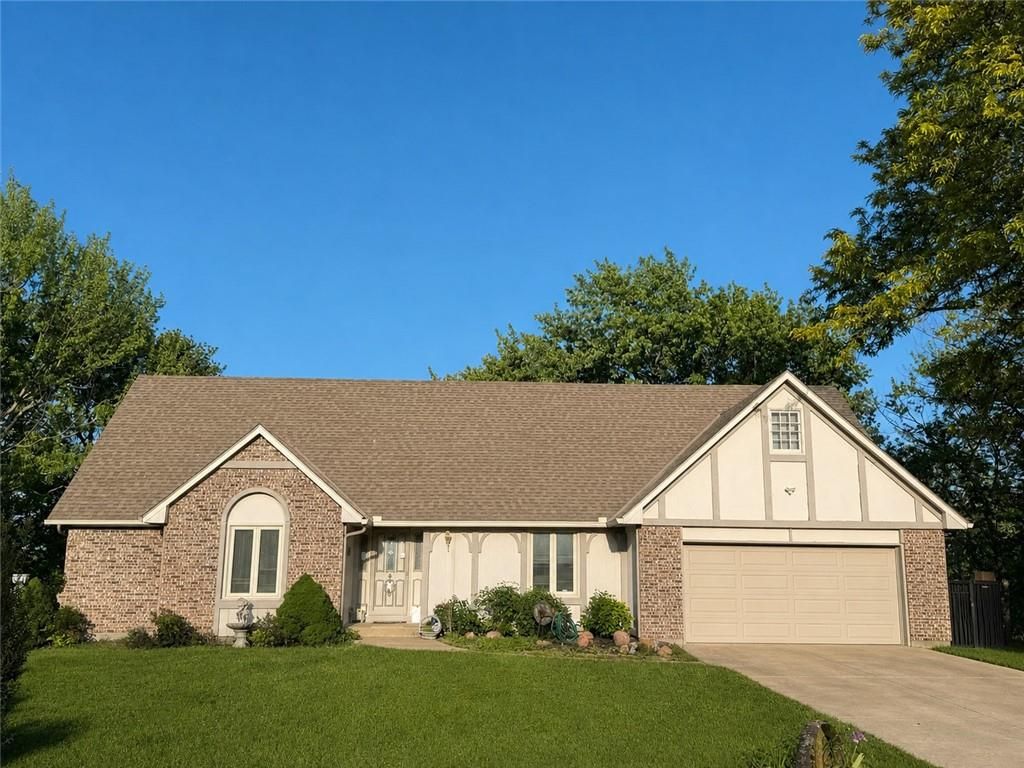 24345 W 71st Street, Shawnee, KS 66227