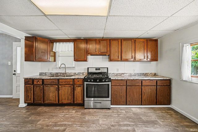 138 W Broadway Street, Mishawaka, IN 46545