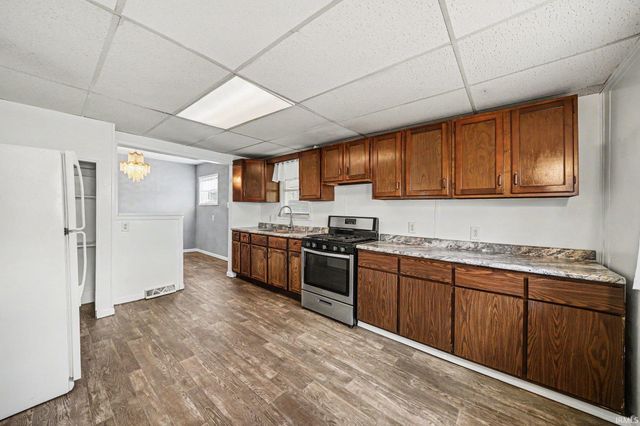 138 W Broadway Street, Mishawaka, IN 46545