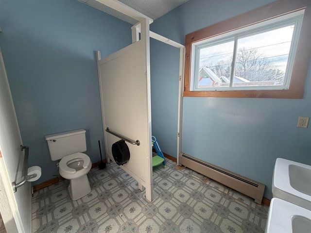 92 West Main Street, Hyde Park, VT 05655