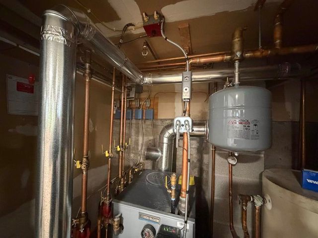 92 West Main Street, Hyde Park, VT 05655