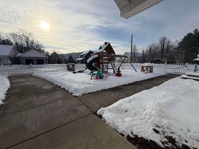 92 West Main Street, Hyde Park, VT 05655