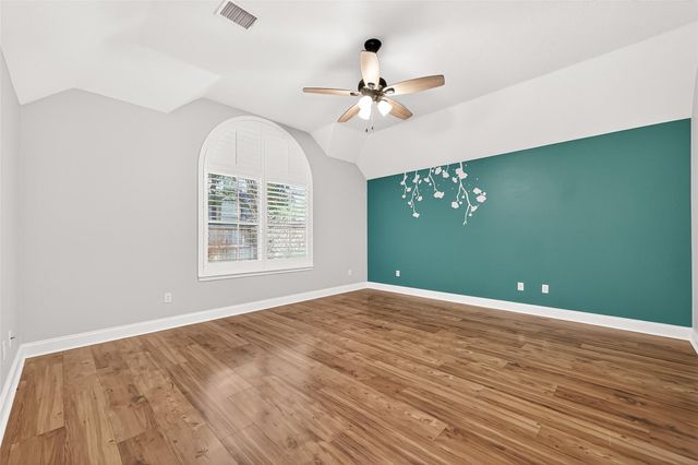 34 Nila Grove Court, Conroe, TX 77385