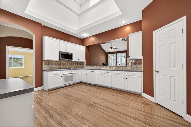 34 Nila Grove Court, Conroe, TX 77385