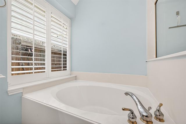34 Nila Grove Court, Conroe, TX 77385