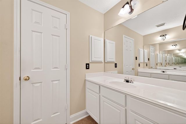 34 Nila Grove Court, Conroe, TX 77385