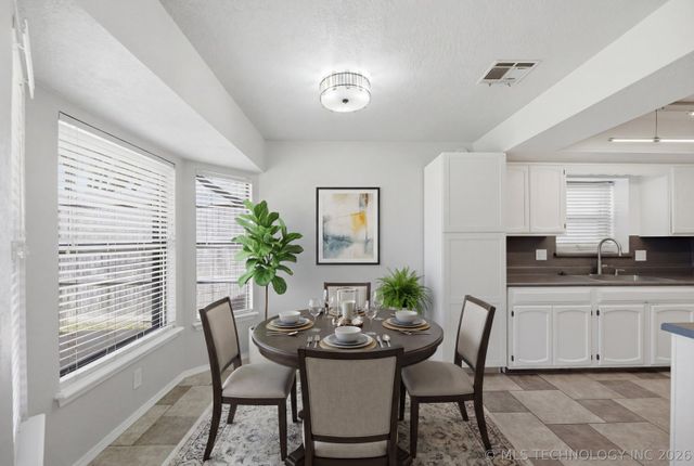 6706 S 110th East Avenue, Tulsa, OK 74133