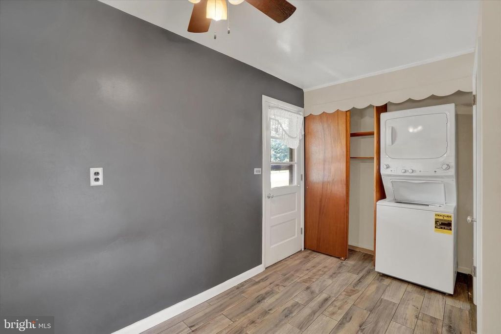 Image 10 of property listing at 1610 N EAST ST, York, PA 17406