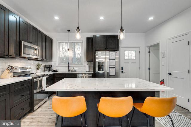 1355 GREENVIEW DR, Basye, VA 22810